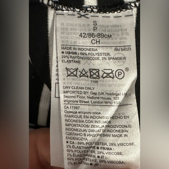 Banana Republic Black and White Sheath Dress with Bell Sleeves 🖤 - Picture 8 of 12